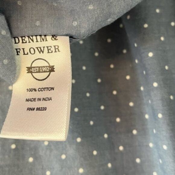 Denim & Flowers Ricky Singh Chambray Polka Dot Button Up Shirt Size Medium - Picture 10 of 11